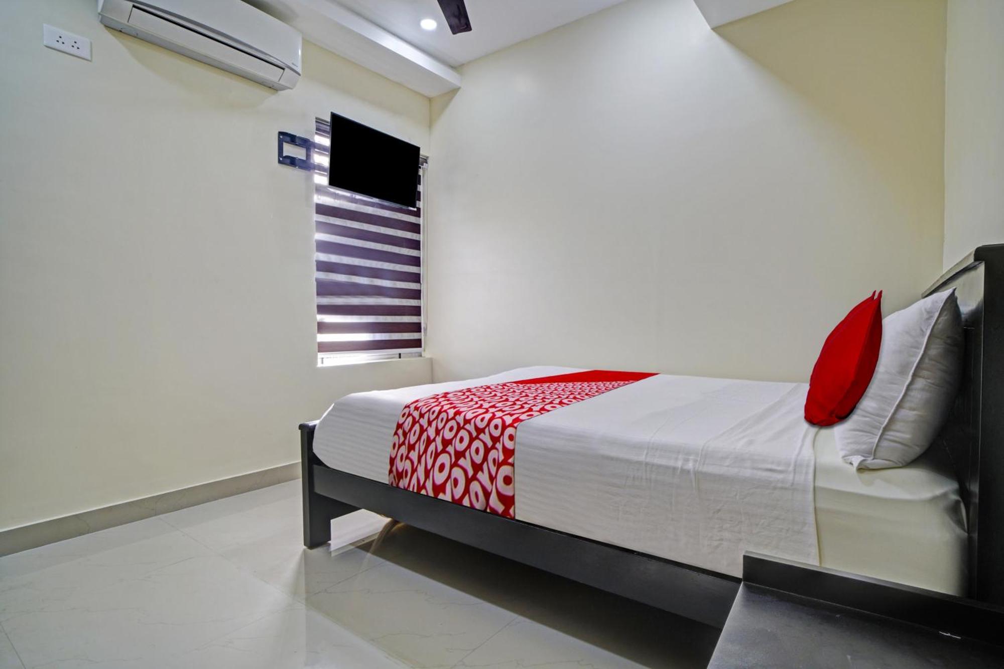 Hotel O Crystal Executive Suites Kochi Eksteriør billede