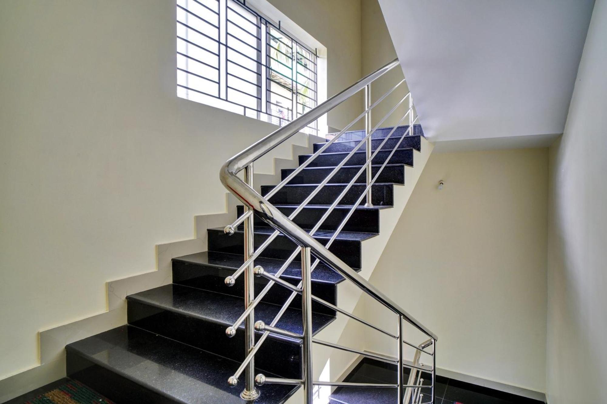 Hotel O Crystal Executive Suites Kochi Eksteriør billede
