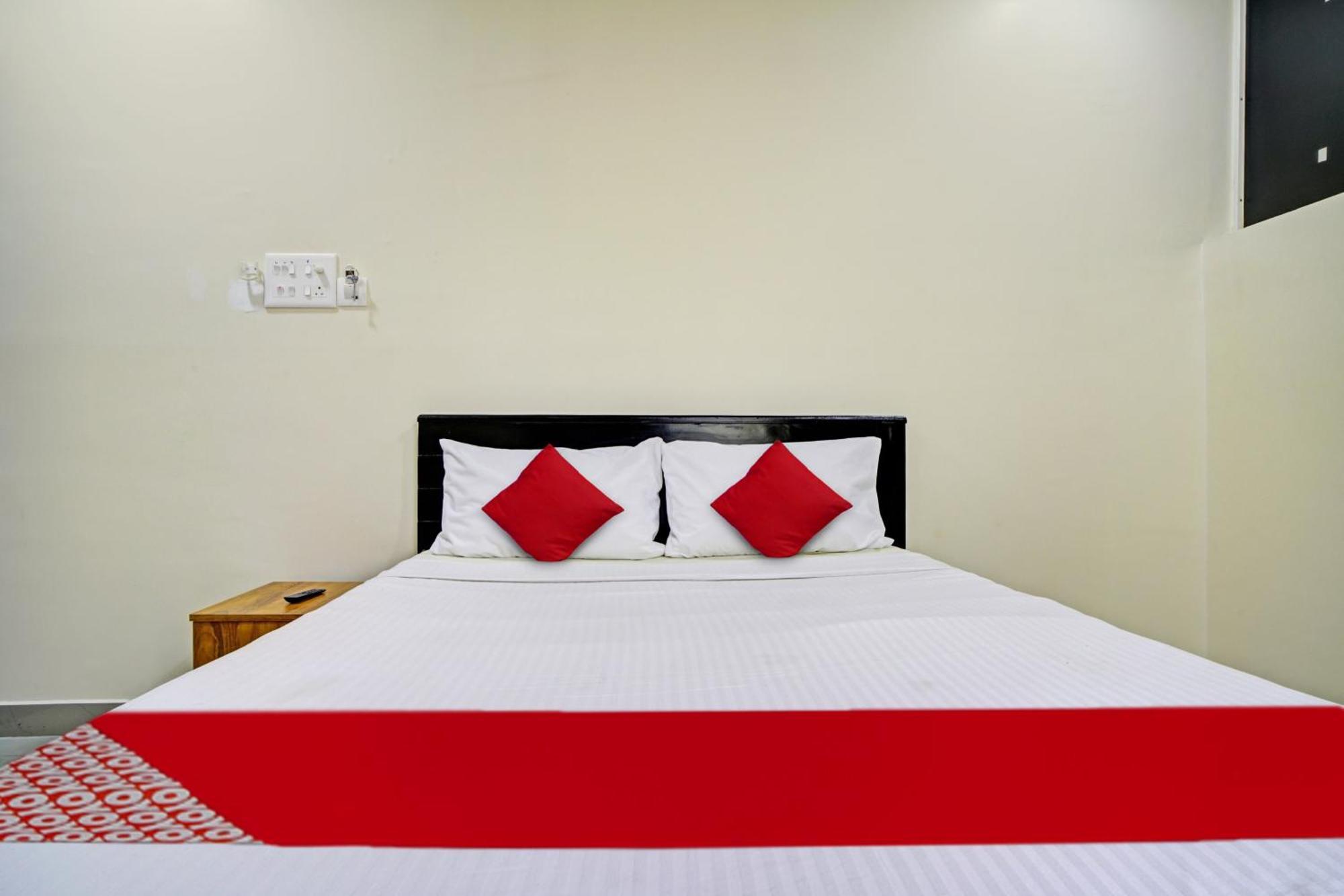 Hotel O Crystal Executive Suites Kochi Eksteriør billede