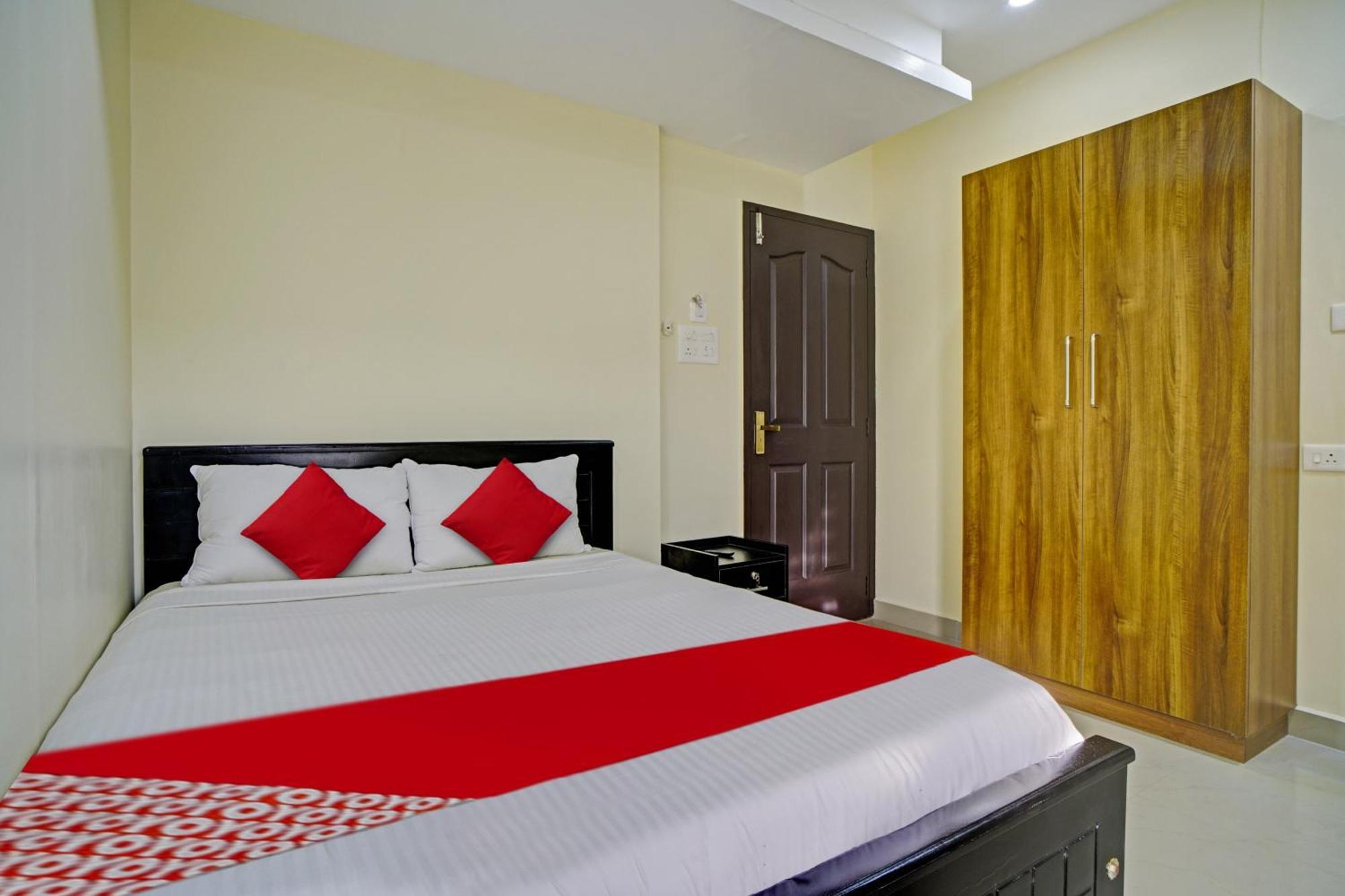 Hotel O Crystal Executive Suites Kochi Eksteriør billede